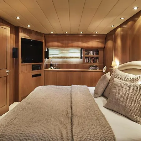 Gremat Bateau-hôtel *